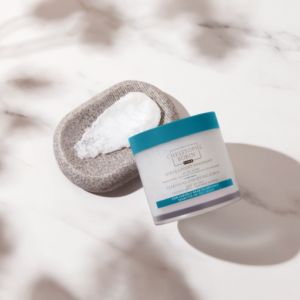 Christophe Robin Cleansing Purifying Scrub galvos odos šveitiklis su jūros druska